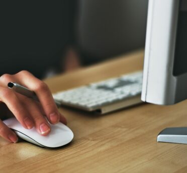 pexels-vojtech-okenka-392018